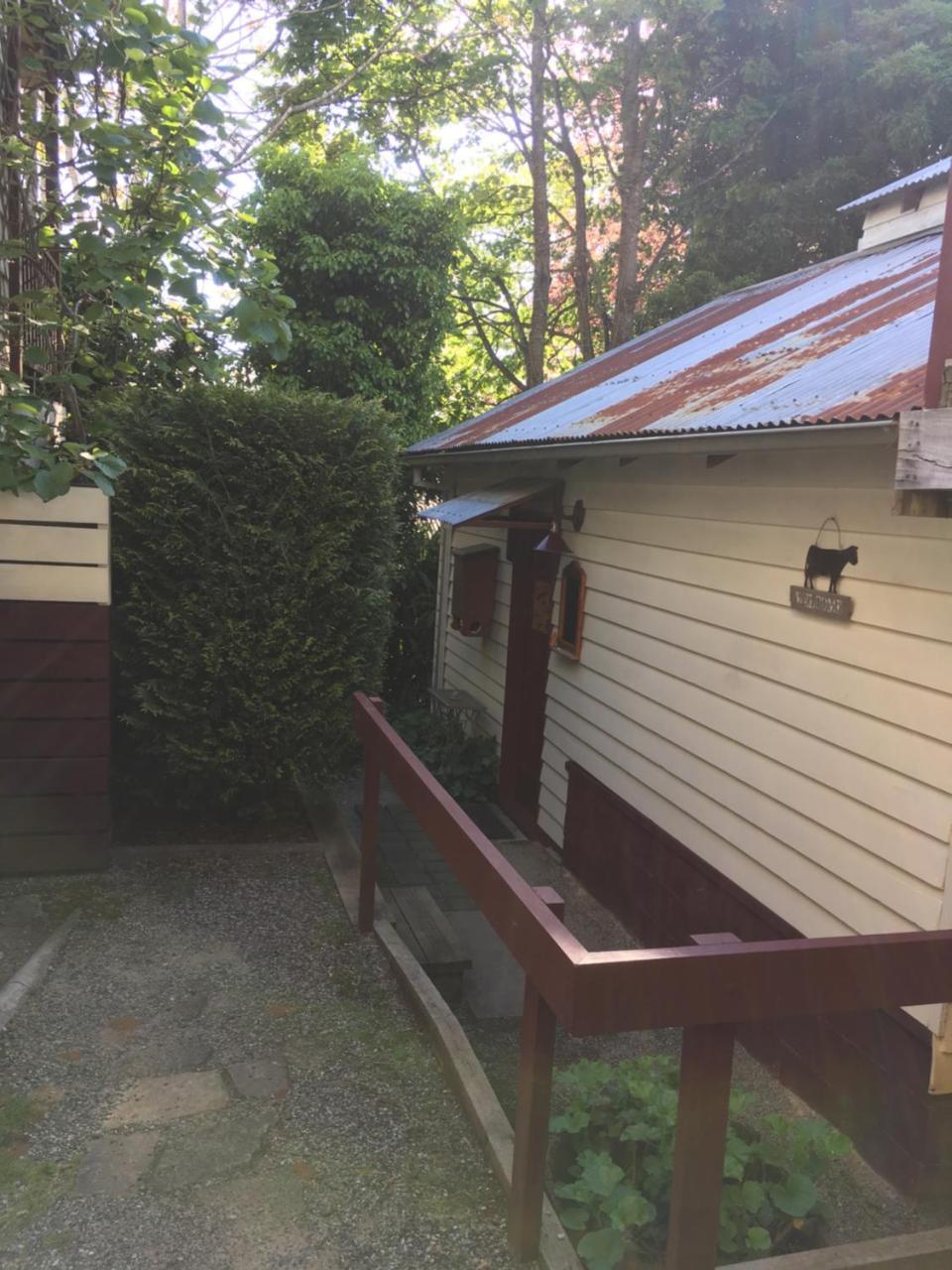Stone'S Throw Cottage Bed And Breakfast Белгрейв Екстериор снимка